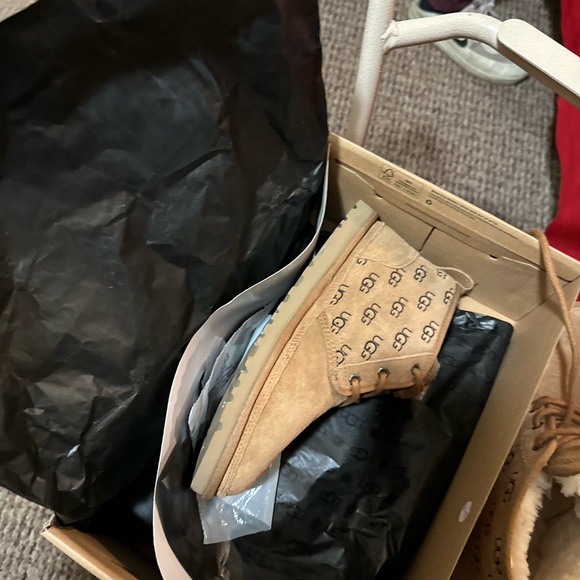 Brand new Uggs never worn - Picture 5 of 6